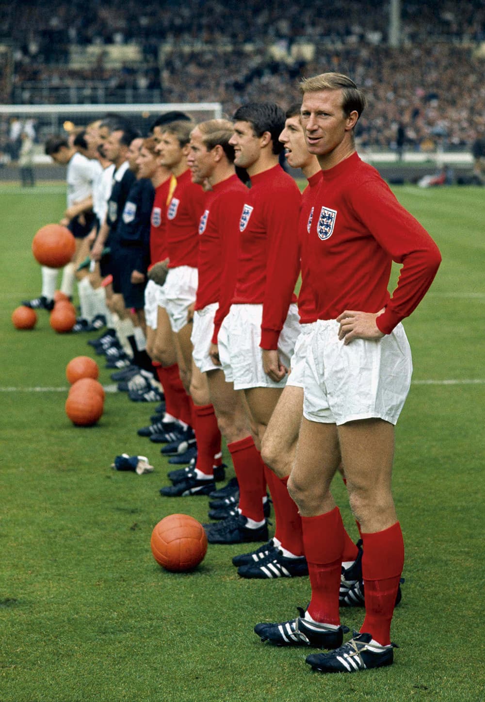 Gerry-Cranham-Jack-Charlton-and-England-team