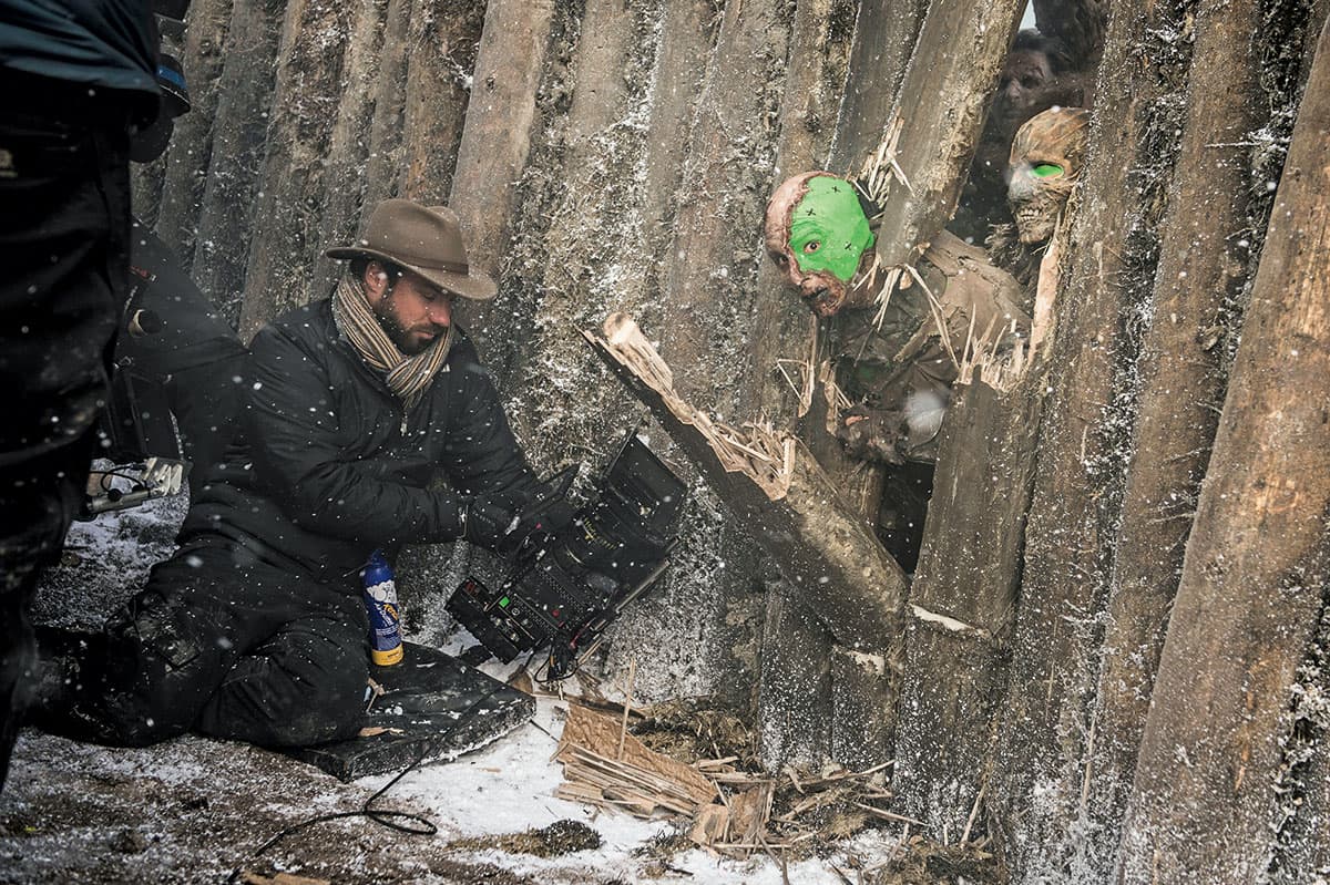 Director of photography Fabien Wagner with a stunt performer during the Hardhome sequence