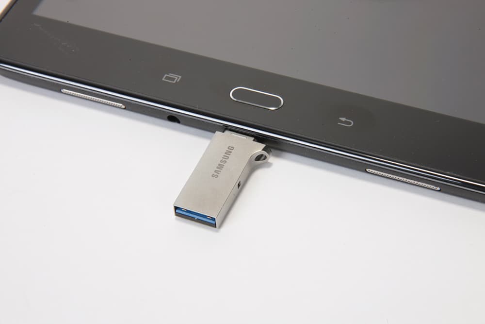 Samsung USB 3.0 Flash Drive Duo on phone