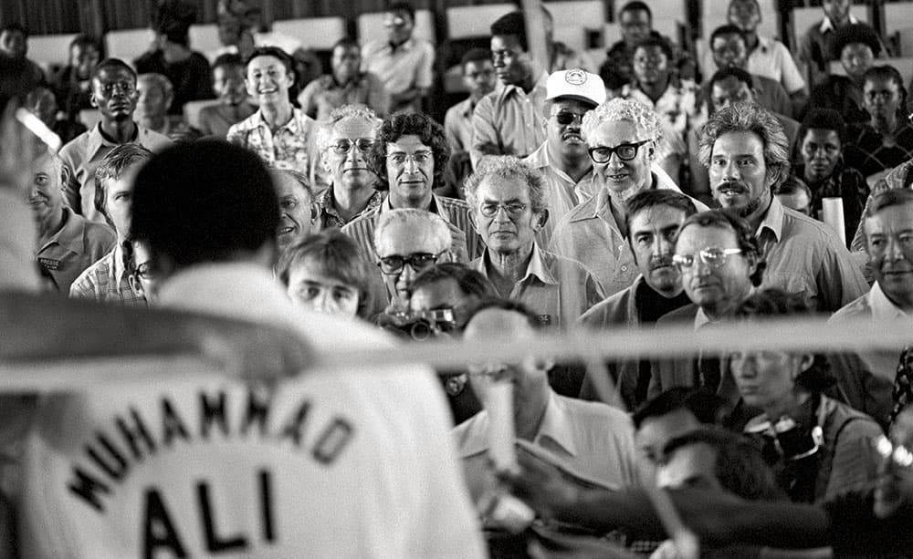 Neil Leifer Muhammad Ali addressing crowd